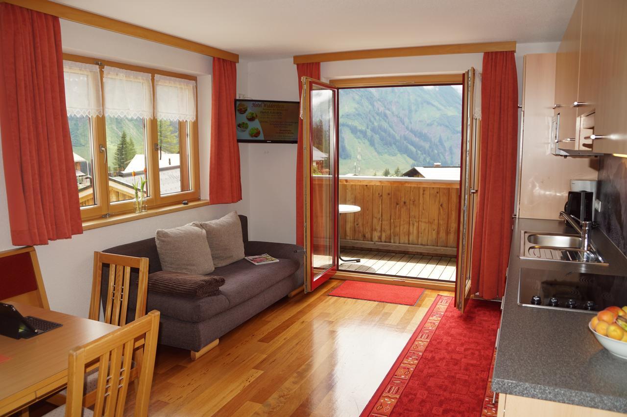 Haus Rothorn Apartment Schröcken Екстериор снимка